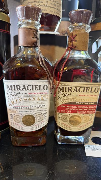 Miracielo Artesanal Reserva Especial — Traditionel håndlavet likør med både klassiske og cafetal-udtryk, cr — fås hos Brunchi.shop, Marina Rubicon, Playa Blanca