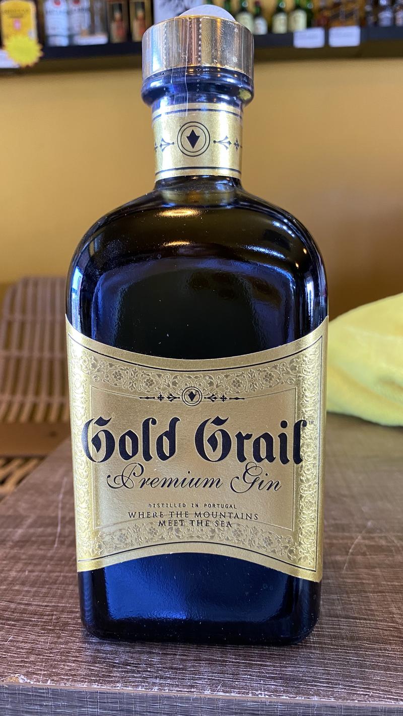 Gold Grail Premium Gin — disponibile da Brunchi.shop, Marina Rubicon, Playa Blanca, Lanzarote