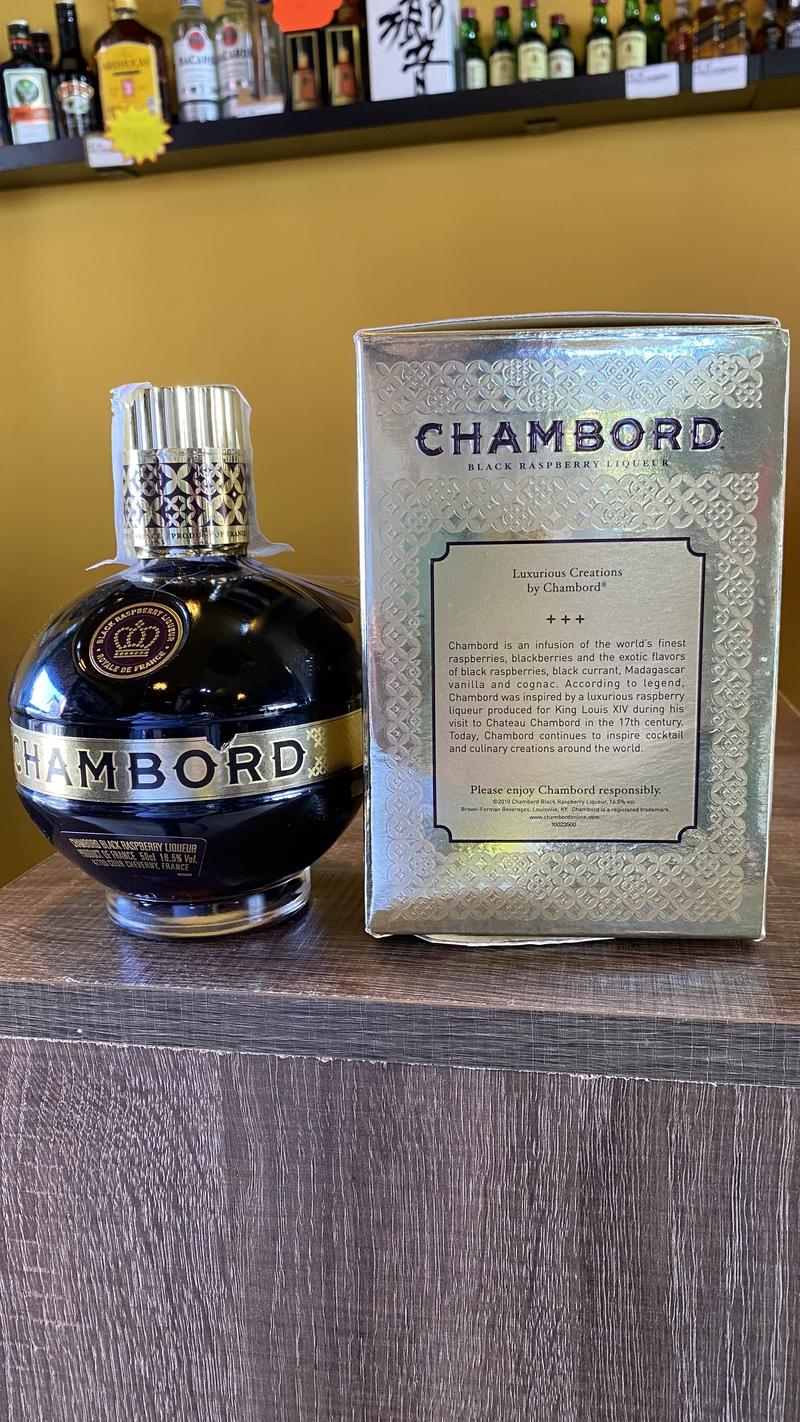Chambord Black Raspberry Liqueur — Premium fransk likør fra Loire Valley med sorte hindbær, brombær — fås hos Brunchi.shop, Marina Rubicon, Playa Blanca