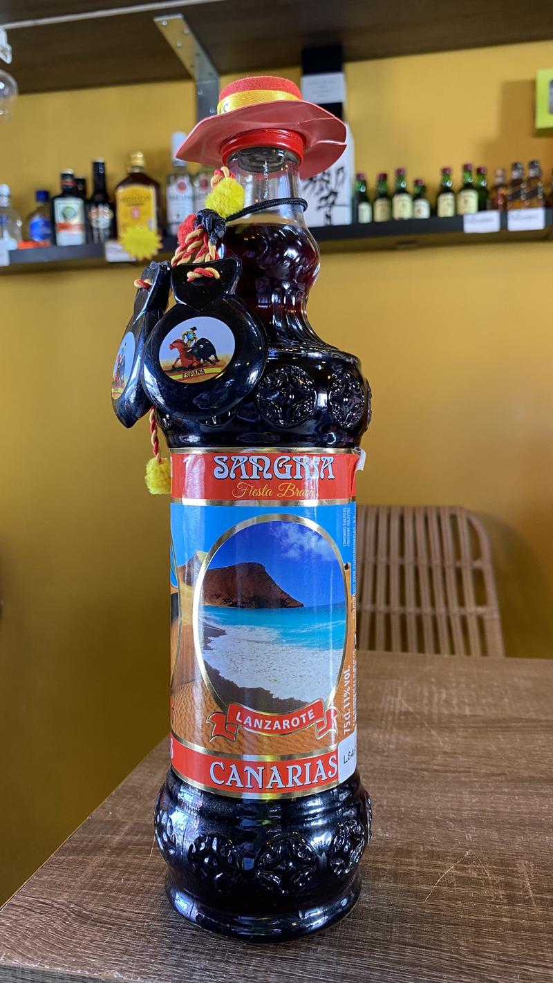 Sangina Fiesta Brava — Festlig sangria fra Lanzarote, De Kanariske Øer (11% vol) med dekorativ spansk — fås hos Brunchi.shop, Marina Rubicon, Playa Blanca